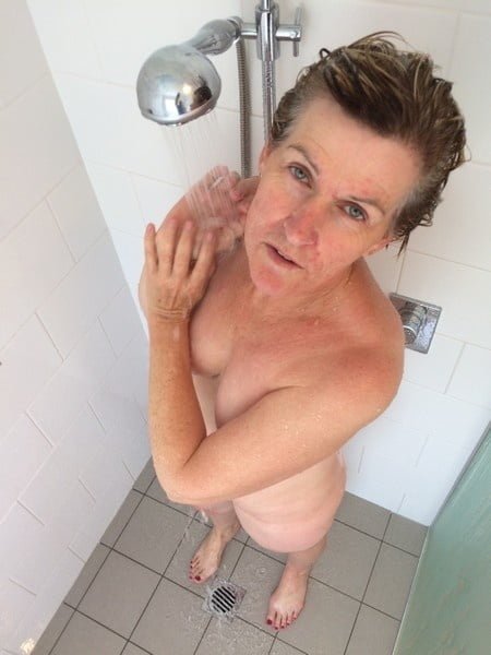 36S Aussie wife Sheri poses for selfies #c5OZxDeX