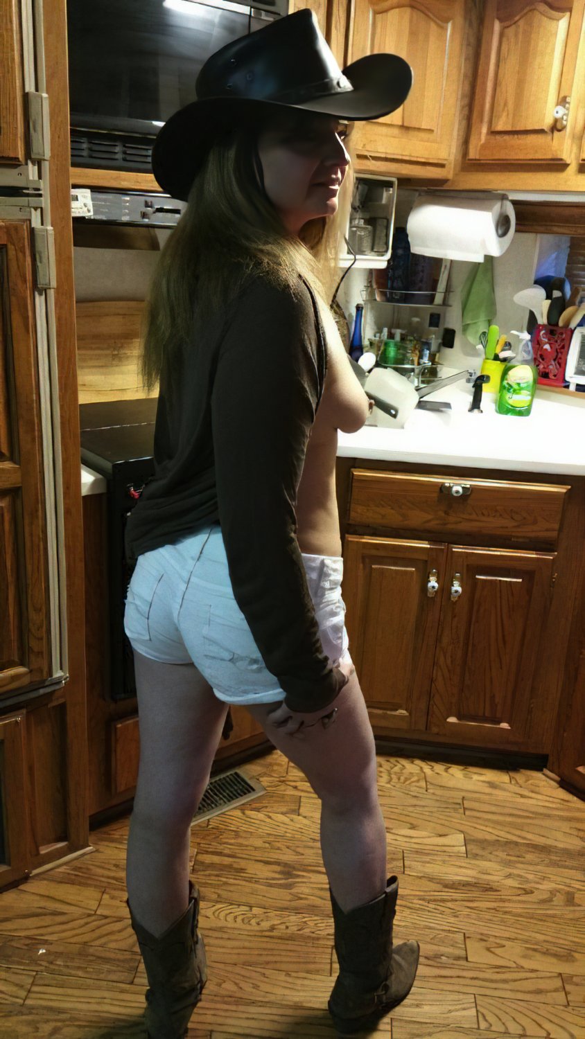 Hotwife zinnia #WkKyfMR4