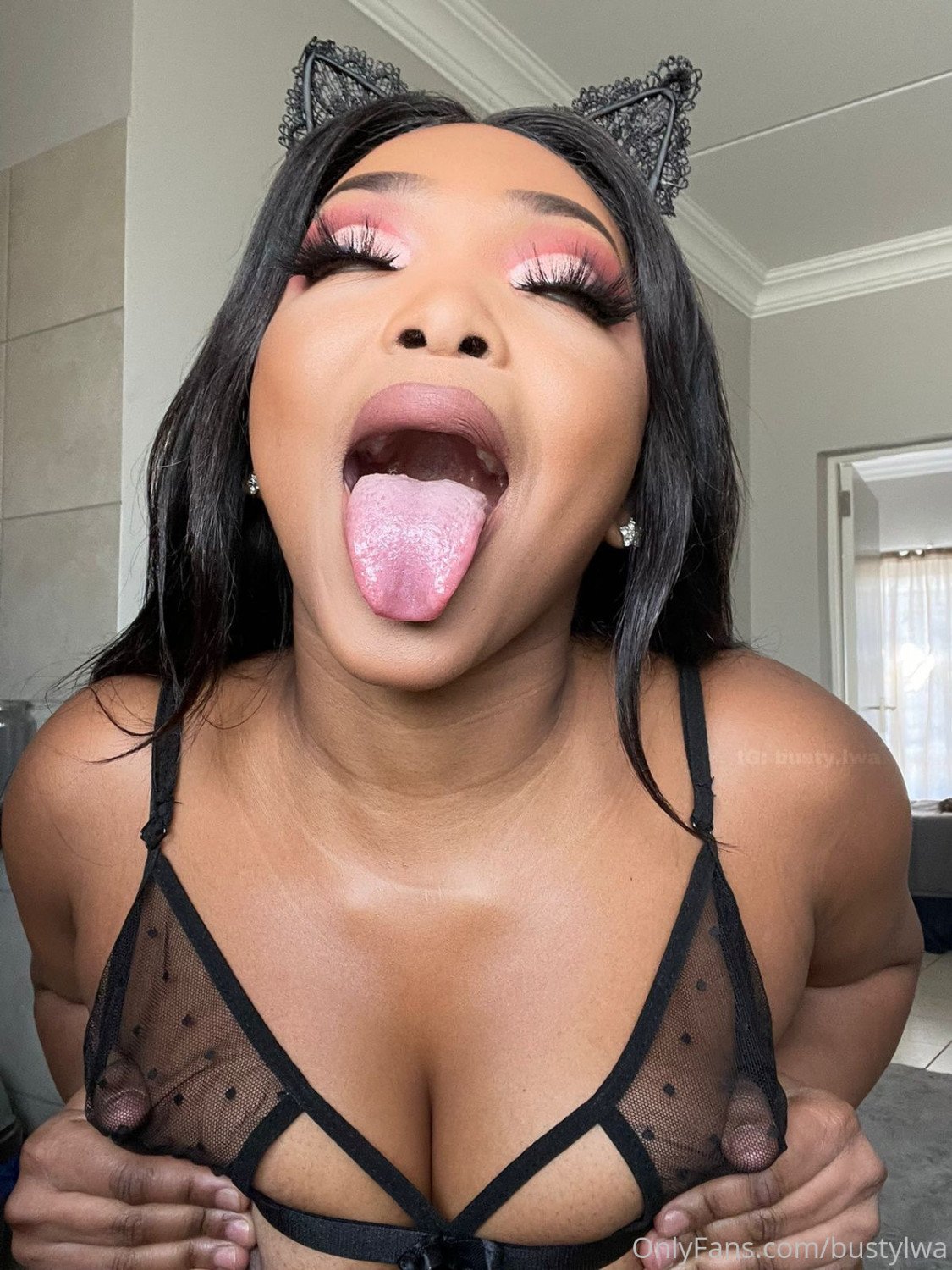 Bustylwa  OnlyFans #Fujr7Wg1