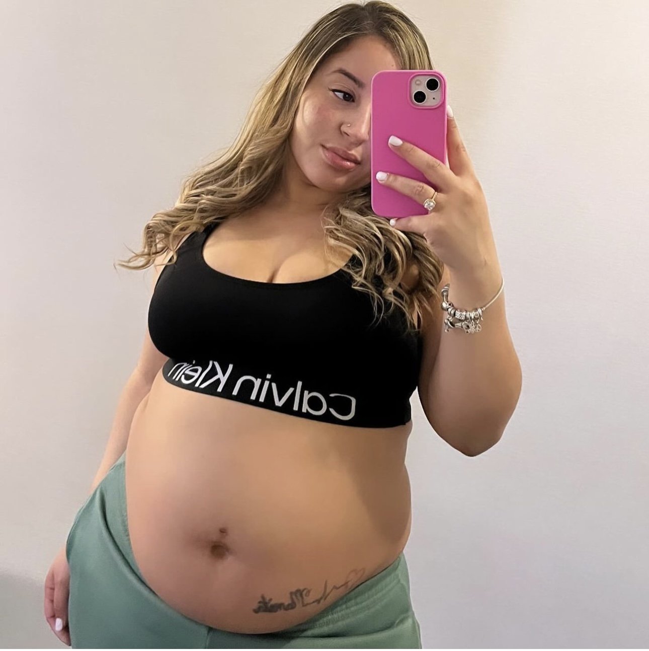 Beautiful pregnant blonde latina #ldlnwpGi