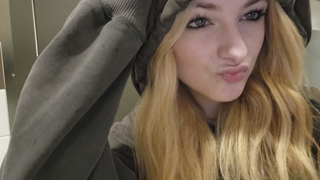 Cuck wants his skinny blonde college girlfriend posted #Ikpy9MCo