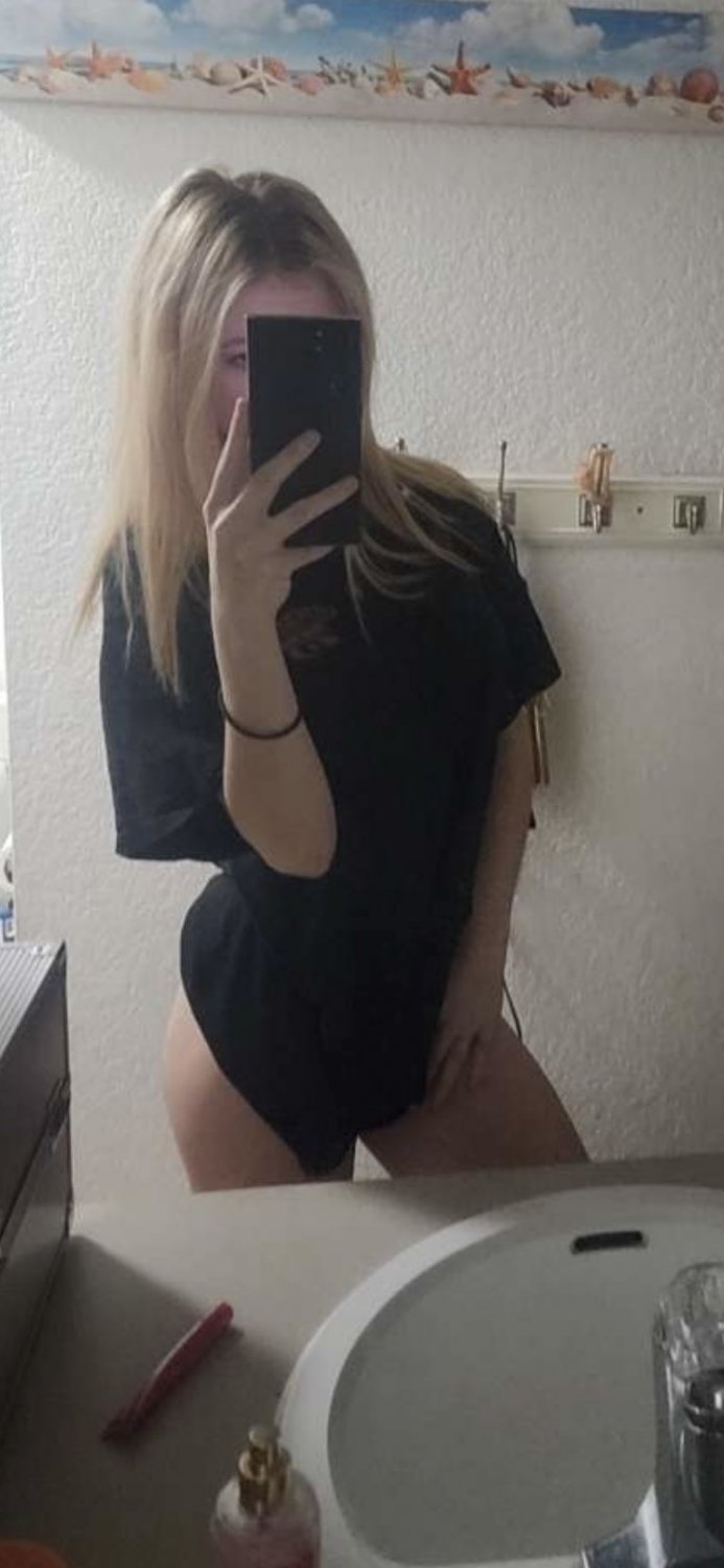 Cuck wants his skinny blonde college girlfriend posted #hBJxVs0X