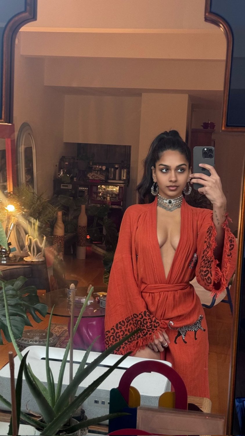Kiwi Indian babe #6rbqLZQ5