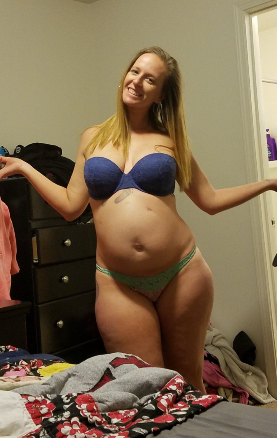 Pregnant Tara #d6P5JrB9