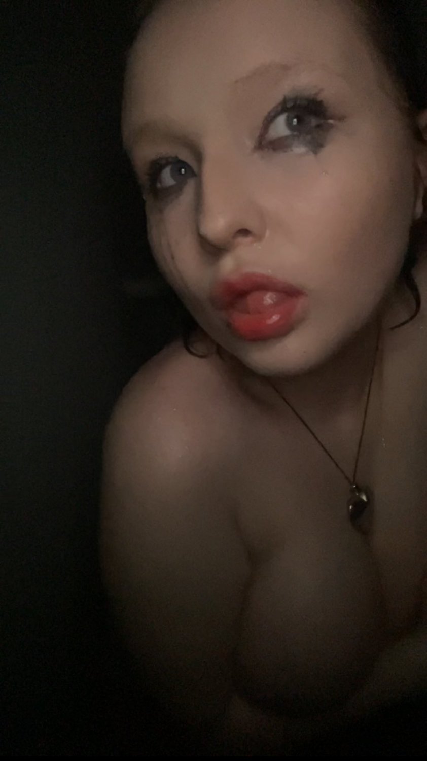 Bitch with No Teeth #2D9dWaUp