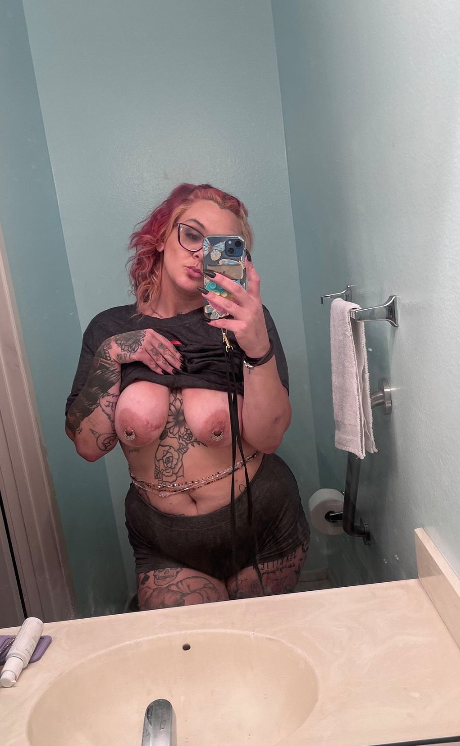 Chubby Alt Girl On Off #4tTCicWu