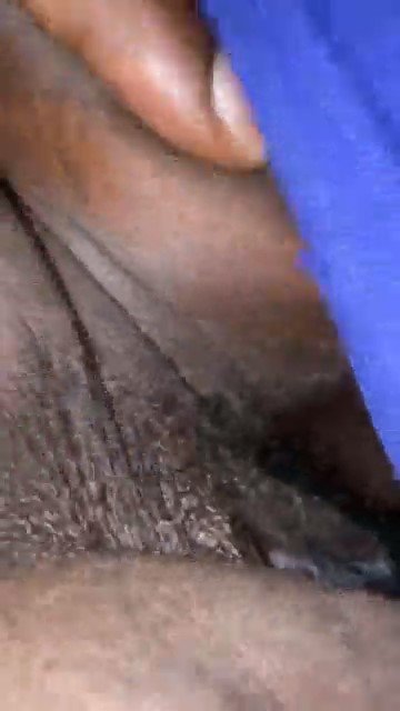 Ebony crackhead sucking dick in the alley, dude had to do a asshole check #aipimgF7