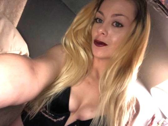 Freaky ahh mom solo play left her phone unlocked cucks son leaked it #UgFdAKbL